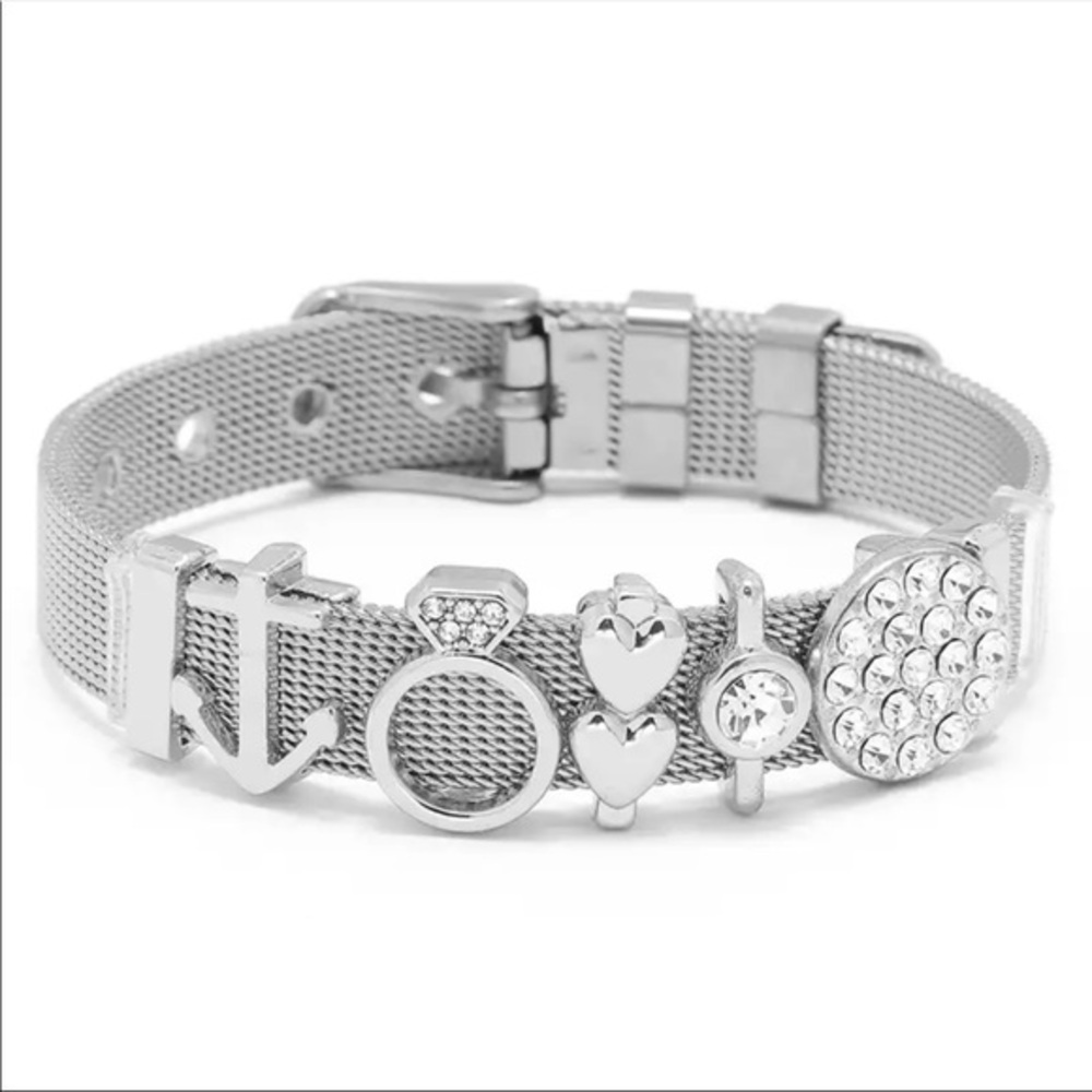 Silver heart bracelet